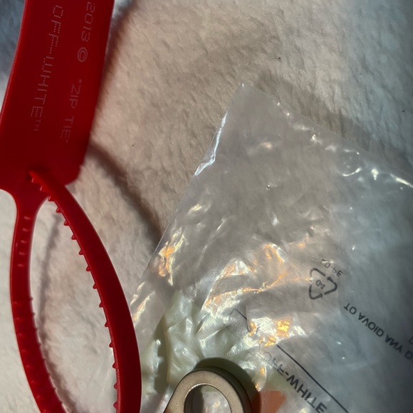 Pink Off-White Silicone Industrial Keychain - Picture 3 of 5